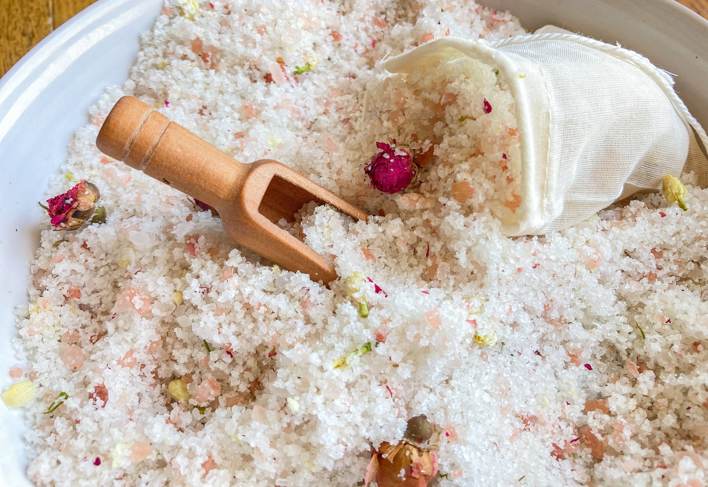 Relaxing Coconut Rose Bath Soak with Kaolin Clay